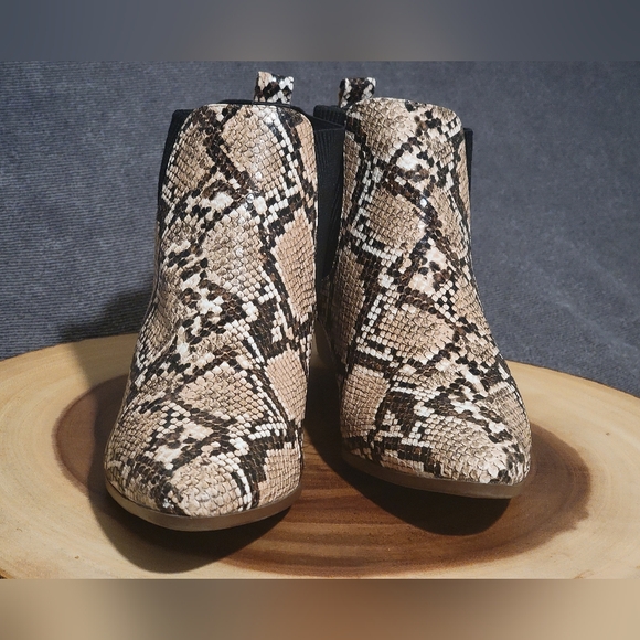 Women's Sz 8.5 Qupid Black And Beige Python Snakeskin Ankle Boots. Y2K Brand New - Picture 11 of 12